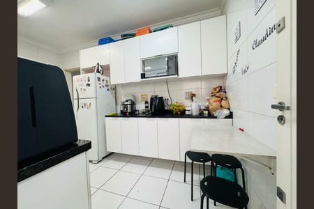 Casa à venda com 75m², 3 quartos e 2 vagas
