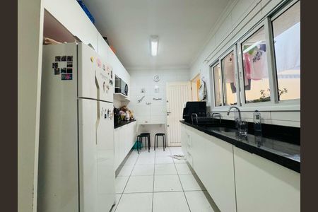 Casa à venda com 75m², 3 quartos e 2 vagas