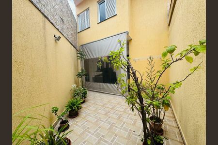 Casa à venda com 75m², 3 quartos e 2 vagas