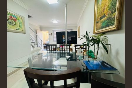 Casa à venda com 75m², 3 quartos e 2 vagas