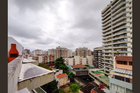 Apartamento à venda com 163m², 2 quartos e 1 vaga Apartamento à venda com 163m², 2 quartos e 1 vagaTerraço