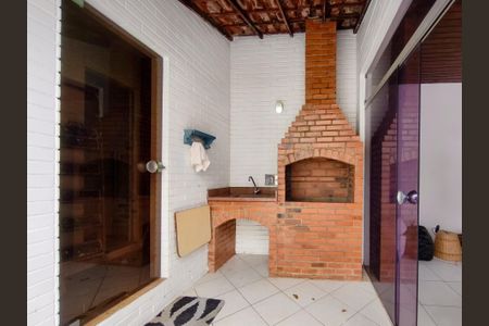 Apartamento à venda com 163m², 2 quartos e 1 vaga Apartamento à venda com 163m², 2 quartos e 1 vagaChurrasqueira