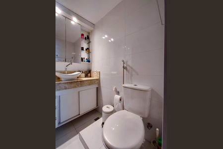 Apartamento à venda com 163m², 2 quartos e 1 vaga Apartamento à venda com 163m², 2 quartos e 1 vagaBanheiro da Suíte