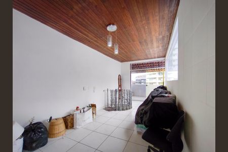 Apartamento à venda com 163m², 2 quartos e 1 vaga Apartamento à venda com 163m², 2 quartos e 1 vagaTerraço