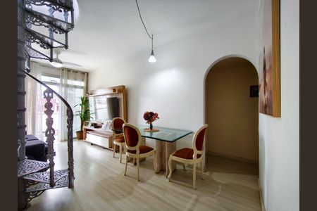 Apartamento à venda com 163m², 2 quartos e 1 vaga Apartamento à venda com 163m², 2 quartos e 1 vagaSala