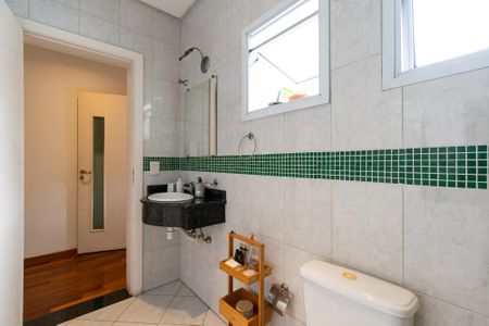 Casa à venda com 400m², 3 quartos e 2 vagasBanheiro da Suíte 2