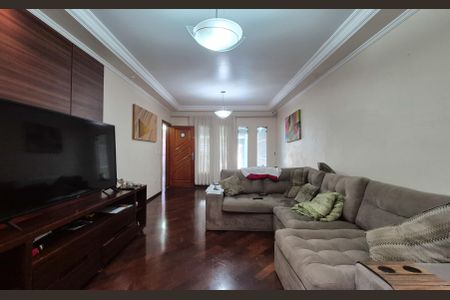 Casa à venda com 227m², 4 quartos e 4 vagasSala