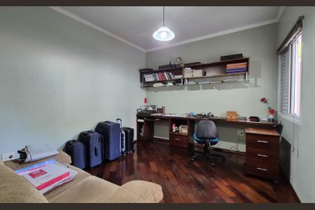 Casa à venda com 227m², 4 quartos e 4 vagasQuarto