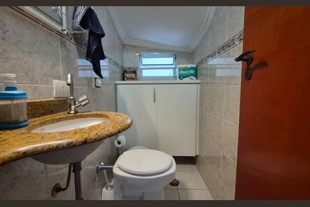 Casa à venda com 227m², 4 quartos e 4 vagasLavabo