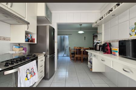 Casa à venda com 227m², 4 quartos e 4 vagasCozinha