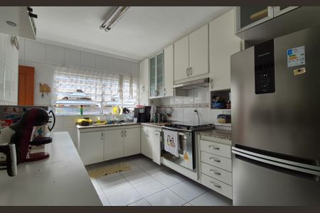 Casa à venda com 227m², 4 quartos e 4 vagasCozinha