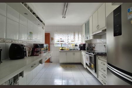 Casa à venda com 227m², 4 quartos e 4 vagasCozinha