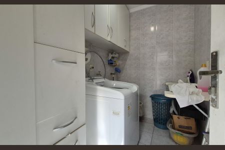 Casa à venda com 227m², 4 quartos e 4 vagasLavanderia