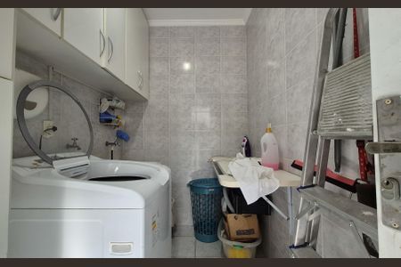 Casa à venda com 227m², 4 quartos e 4 vagasLavanderia