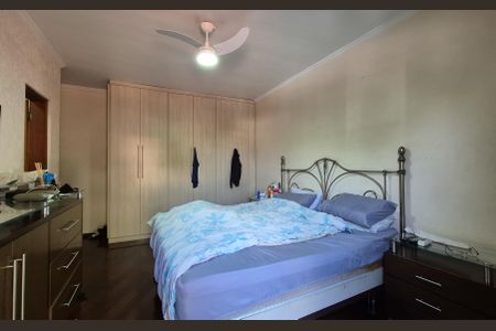 Casa à venda com 227m², 4 quartos e 4 vagasSuíte 2