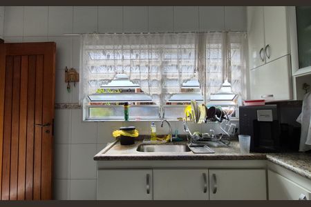 Casa à venda com 227m², 4 quartos e 4 vagasCozinha