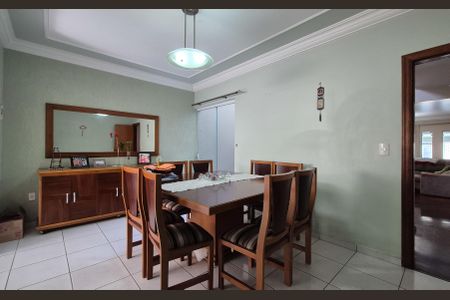 Casa à venda com 227m², 4 quartos e 4 vagasCozinha