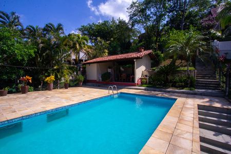 Casa de condomínio à venda com 480m², 5 quartos e 2 vagasQuintal