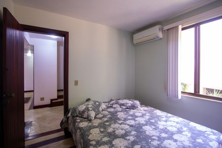 Casa de condomínio à venda com 480m², 5 quartos e 2 vagasQuarto 2