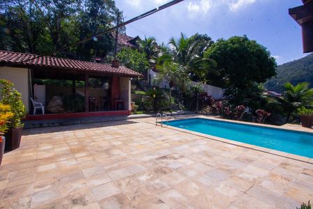 Casa de condomínio à venda com 480m², 5 quartos e 2 vagasQuintal