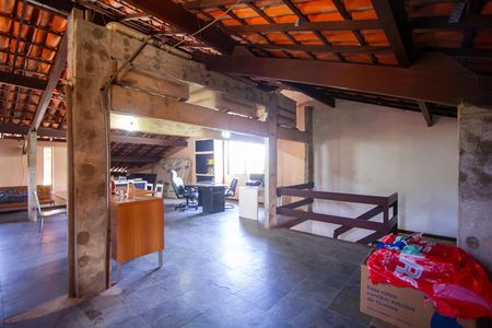 Casa de condomínio à venda com 480m², 5 quartos e 2 vagasSótão