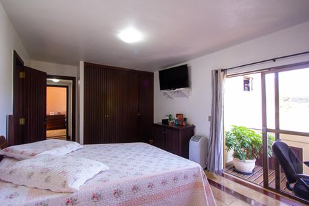 Casa de condomínio à venda com 480m², 5 quartos e 2 vagasSuíte 1