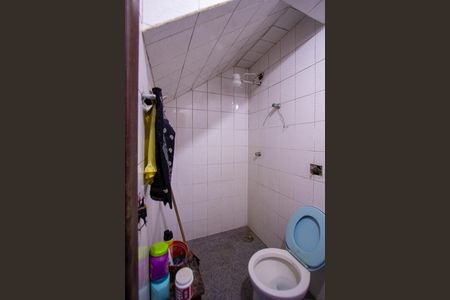 Casa de condomínio à venda com 480m², 5 quartos e 2 vagasBanheiro de serviço