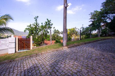 Casa de condomínio à venda com 480m², 5 quartos e 2 vagasEntrada