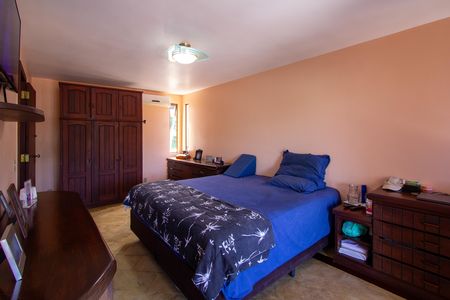 Casa de condomínio à venda com 480m², 5 quartos e 2 vagasSuíte 2