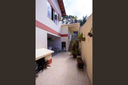 Casa de condomínio à venda com 480m², 5 quartos e 2 vagasQuintal