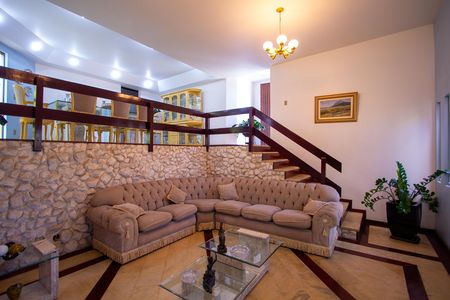 Casa de condomínio à venda com 480m², 5 quartos e 2 vagasSala