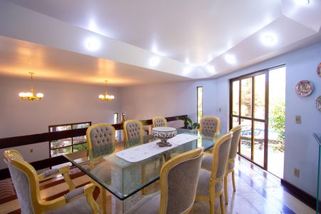 Casa de condomínio à venda com 480m², 5 quartos e 2 vagasSala