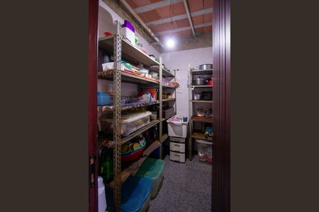 Casa de condomínio à venda com 480m², 5 quartos e 2 vagasDispensa