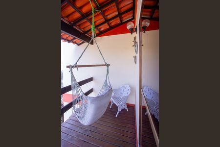 Casa de condomínio à venda com 480m², 5 quartos e 2 vagasVaranda da Suíte 2