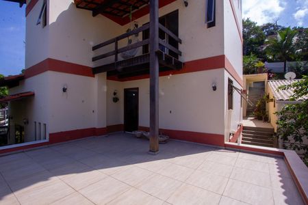 Casa de condomínio à venda com 480m², 5 quartos e 2 vagasVaranda