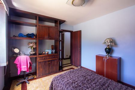 Casa de condomínio à venda com 480m², 5 quartos e 2 vagasQuarto 3