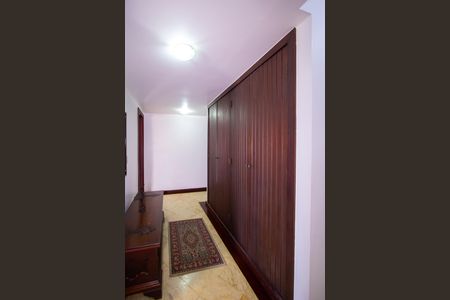 Casa de condomínio à venda com 480m², 5 quartos e 2 vagasCorredor