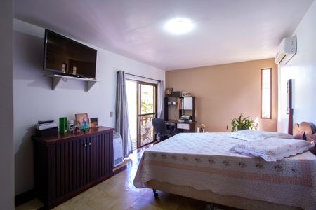 Casa de condomínio à venda com 480m², 5 quartos e 2 vagasSuíte 1