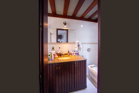 Casa de condomínio à venda com 480m², 5 quartos e 2 vagasBanheiro da Suíte 1