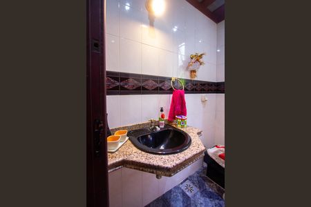 Casa de condomínio à venda com 480m², 5 quartos e 2 vagasLavabo