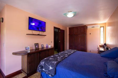 Casa de condomínio à venda com 480m², 5 quartos e 2 vagasSuíte 2