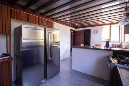 Casa de condomínio à venda com 480m², 5 quartos e 2 vagasCozinha