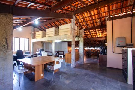 Casa de condomínio à venda com 480m², 5 quartos e 2 vagasSótão