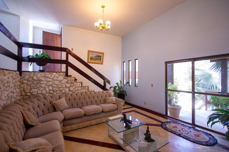 Casa de condomínio à venda com 480m², 5 quartos e 2 vagasSala