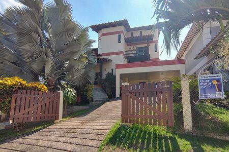 Casa de condomínio à venda com 480m², 5 quartos e 2 vagasFachada + Placa
