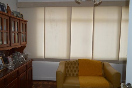 Casa à venda com 337m², 3 quartos e 2 vagasSala