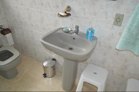 Casa à venda com 337m², 3 quartos e 2 vagasBanheiro 2