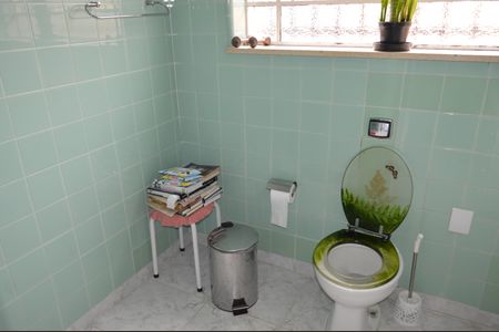 Casa à venda com 337m², 3 quartos e 2 vagasBanheiro