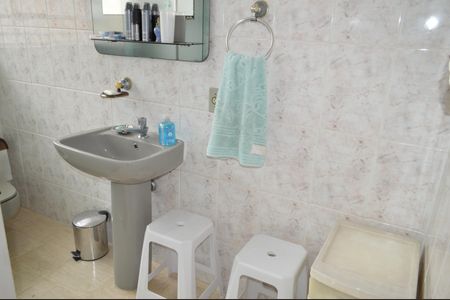 Casa à venda com 337m², 3 quartos e 2 vagasBanheiro 2