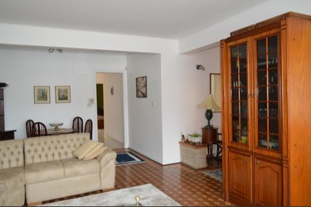 Casa à venda com 337m², 3 quartos e 2 vagasSala